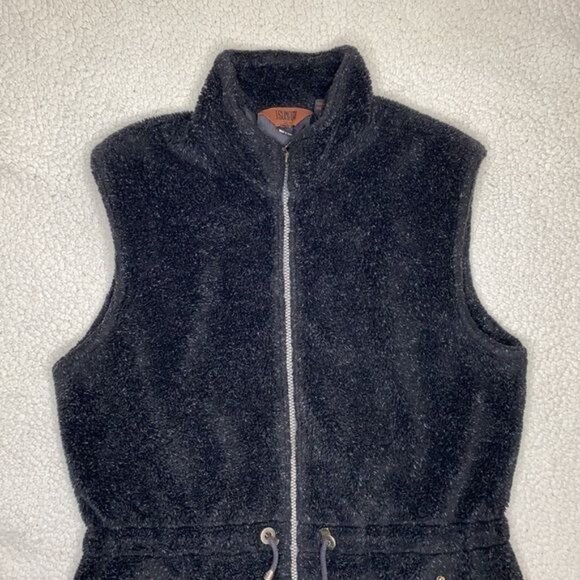 Tsunami Black Fuzzy Fleece Vest: Size Medium - Picture 4 of 8
